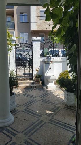 Hostal French Chic House
