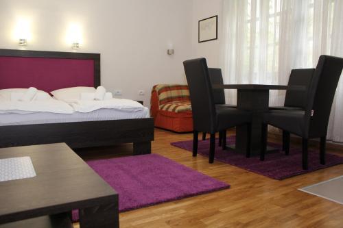 Hostal Wake Up Apartments And Rooms