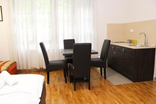 Hostal Wake Up Apartments And Rooms