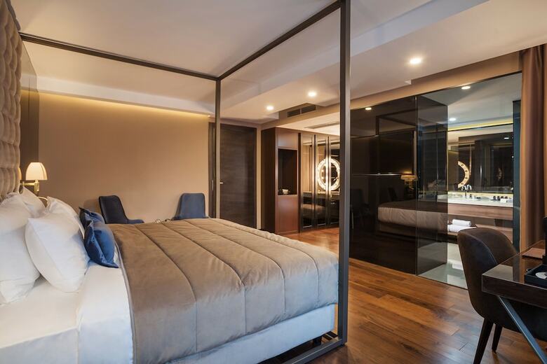 Saint Ten Hotel