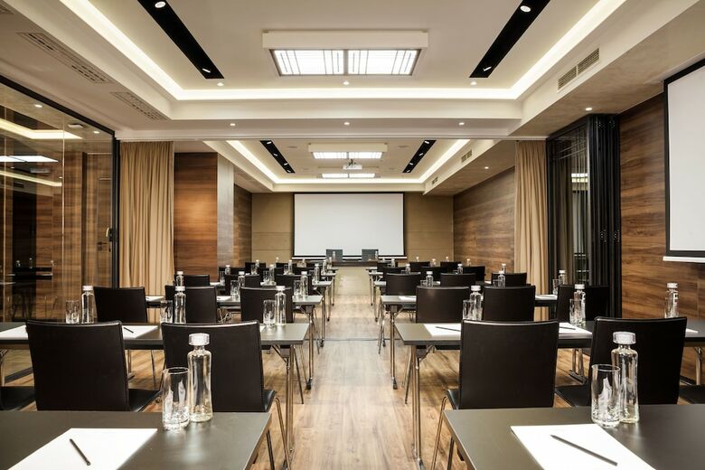 Saint Ten Hotel