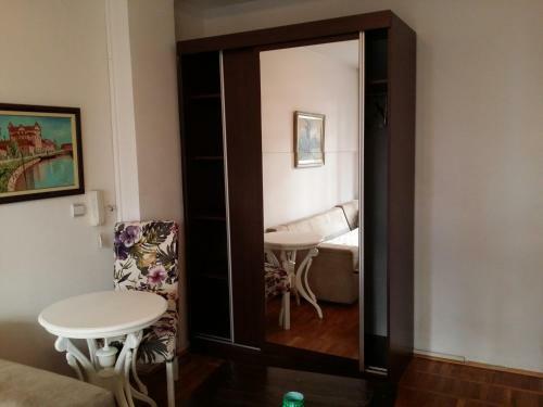 Hostal Hram Rooms