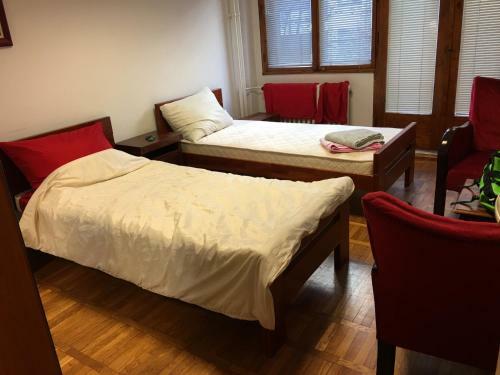 Hostal Hram Rooms