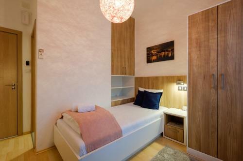 Airport Hotel Garni