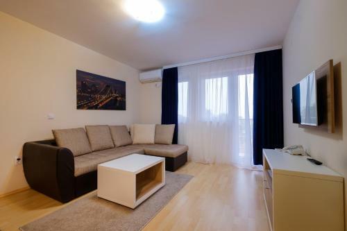 Airport Hotel Garni