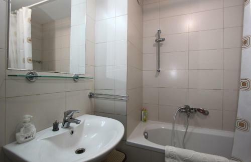 Twin Belville Apartments