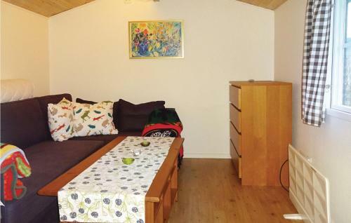 Three-bedroom Holiday Home In Beddingestrand