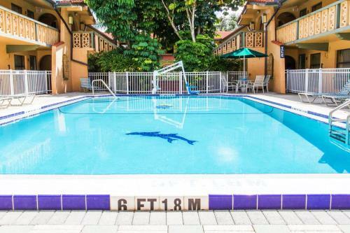 Hotel Days Inn And Suites Altamonte Springs