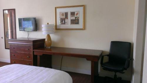 Motel Calloway Inn And Suites