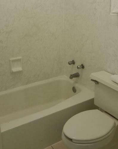 Motel Calloway Inn And Suites