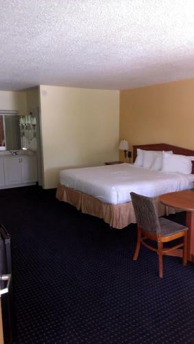 Motel Calloway Inn And Suites