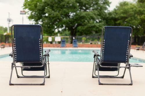 Motel Calloway Inn And Suites