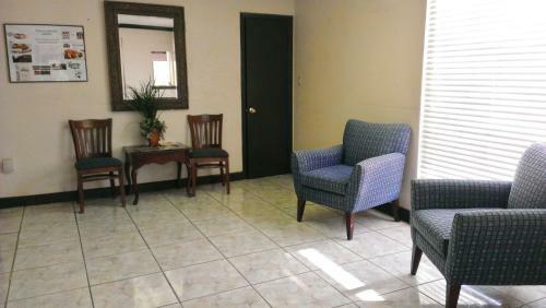 Motel Calloway Inn And Suites