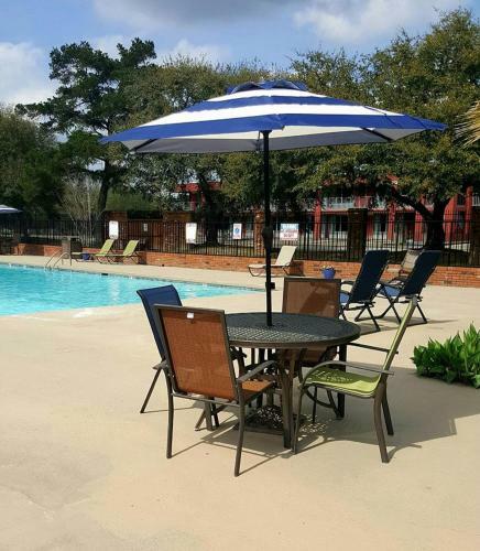 Motel Calloway Inn And Suites