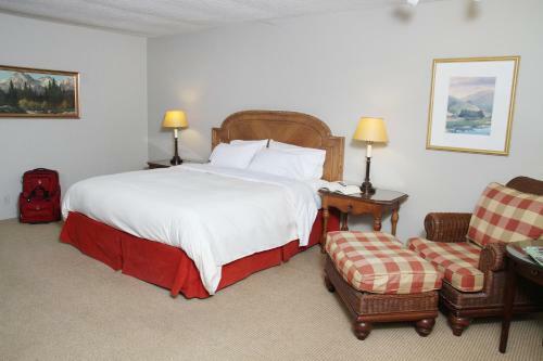 The Lodge At Riverside