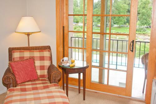 The Lodge At Riverside