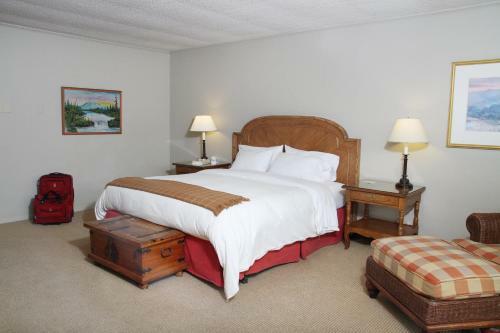 The Lodge At Riverside