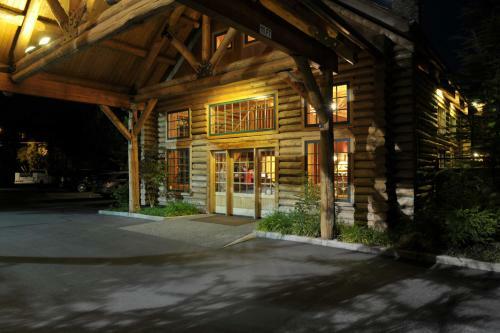 The Lodge At Riverside