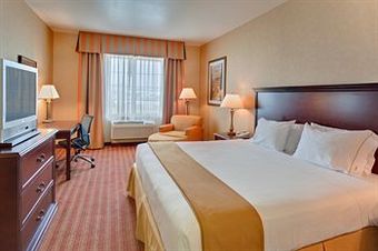 Holiday Inn Express Hotel & Suites Corona