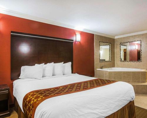 Hotel Rodeway Inn & Suites Corona
