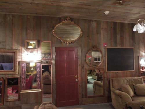 Hotel Wildcat Inn And Tavern