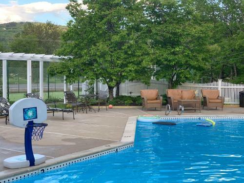 Hotel Lodge At Jackson Village