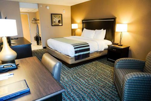 Hotel Boarders Inn & Suites Grand Island