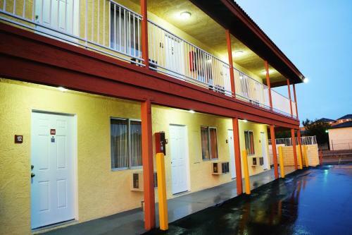 Mojave Village Motel