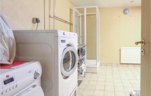 Holiday Home Strandv�gen �sljunga
