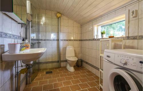 Four-bedroom Holiday Home In Ambjornarp