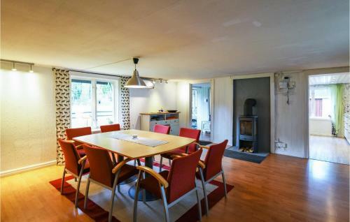 Four-bedroom Holiday Home In Ambjornarp