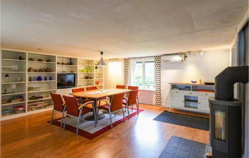 Four-bedroom Holiday Home In Ambjornarp