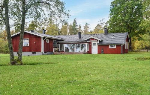 Four-bedroom Holiday Home In Ambjornarp