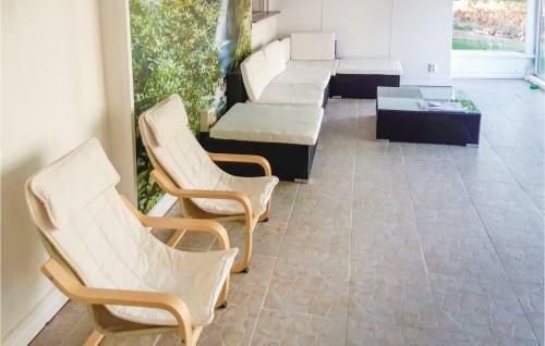 Four-bedroom Holiday Home In Ambjornarp