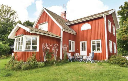 Four-bedroom Holiday Home In Fargelanda