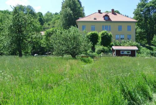 Lidhem B&B And Holiday Apartments