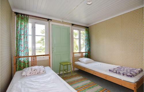 Four-bedroom Holiday Home In Hogsater
