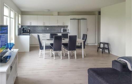 Three-bedroom Holiday Home In Ljungby
