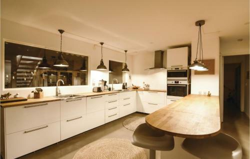 Four-bedroom Holiday Home In Landvetter