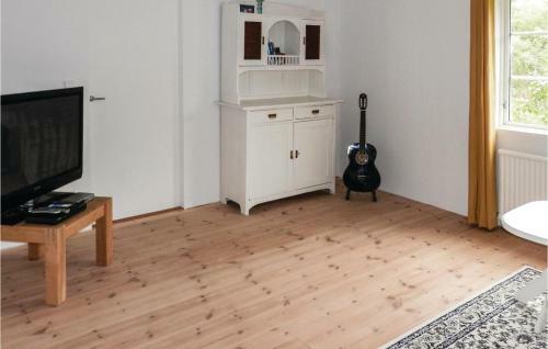 Two-bedroom Holiday Home In Lakene