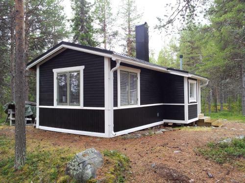 Lodge Arctic Island