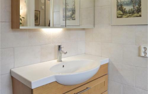 Three-bedroom Holiday Home In Norrtalje