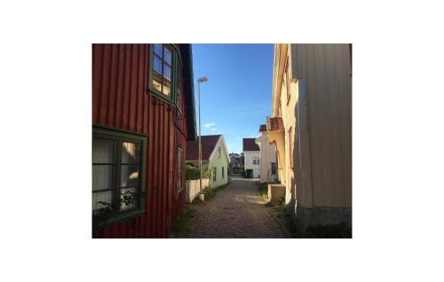 Three-bedroom Holiday Home In Mollasun