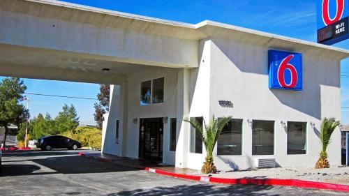 Motel 6 Desert Xpress
