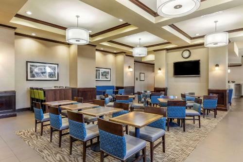 Hotel Comfort Suites Frisco