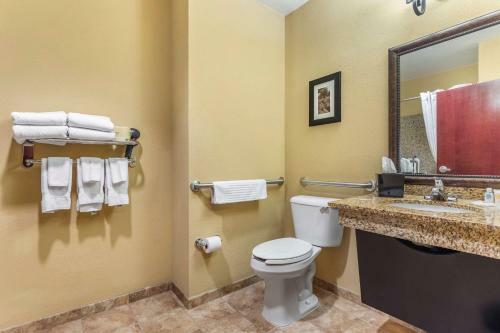 Hotel Comfort Suites Frisco