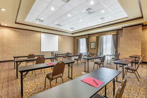 Hotel Comfort Suites Frisco