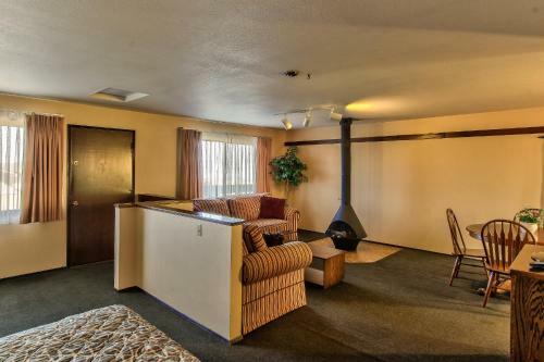 Posada Islands Inn