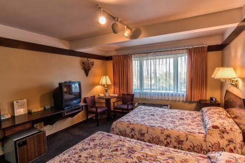 Posada Islands Inn