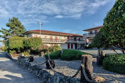 Posada Islands Inn